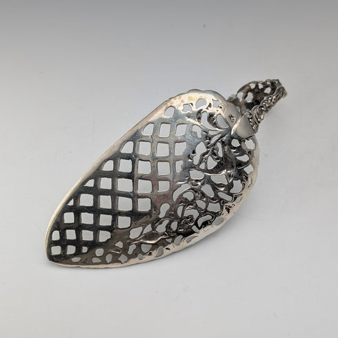 1922 Dutch antique 835 silver bird decoration slicer 43g W2V